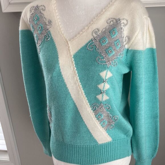 Vintage Jocelyn Smith Petites Angora Embroidered Blue Cream Vneck Sweater - Picture 3 of 12